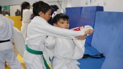 Gençlerin spor geleceği mahalle kültürüyle şekilleniyor