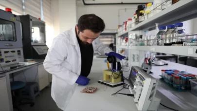 Bursa Teknik Üniversitesindeki akademisyenler ”elektrik üreten kumaş” geliştirdi