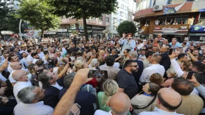 İYİ Parti Genel Başkanı Akşener, İstanbul’da vatandaş ve esnafla buluştu