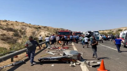Zincirleme Kaza! Gaziantep’teki trafik kazasında ilk belirlemelere göre 2 kişi öldü, 10 kişi yaralandı