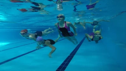 Iğdır’da yüzmeyi öğrenen çocuklar, ”milli takım” hedefine kulaç atıyor