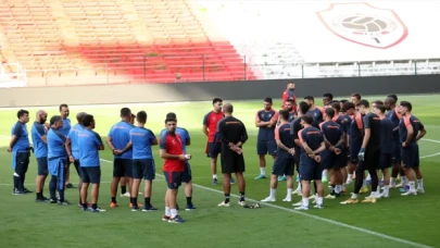 Medipol Başakşehir, Antwerp maçının hazırlıklarını tamamladı 