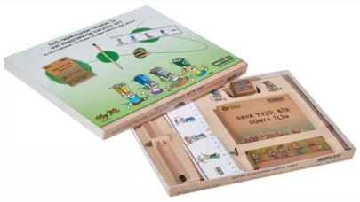 Metro Türkiye’nin Erdil Yaşaroğlu tasarımlarıyla hazırladığı kırtasiye seti raflarda