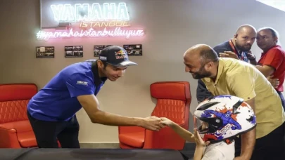 Toprak Razgatlıoğlu sevenleriye buluştu