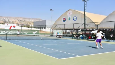 Şırnak’ta Tenis Doğu ve Güneydoğu Anadolu Takım Şampiyonası müsabakaları sürüyor