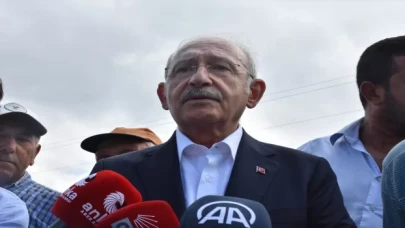 CHP Genel Başkanı Kılıçdaroğlu çeltik tarlasında çiftçilerle buluştu