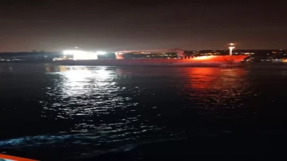 İstanbul Boğazı’nda gemi trafiği askıya alındı