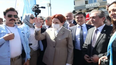 İYİ Parti Genel Başkanı Akşener İstanbul’da esnafı ziyaret etti