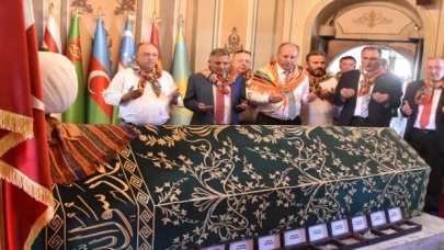 Memleket Partisi Genel Başkanı Muharrem İnce, Ertuğrul Gazi Türbesi’ni ziyaret etti