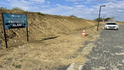 Tekirdağ Büyükşehir Belediyesi önünde ”protesto alanı” oluşturuldu