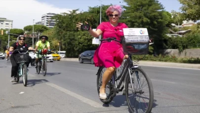 İstanbul’da kadınlar ”özgürlük ve temiz çevre” için pedal çevirdi