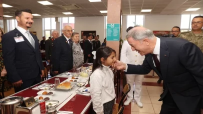 Milli Savunma Bakanı Akar, Gaziler Günü programına katıldı