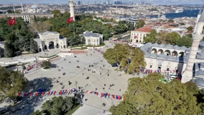 Yenilenen Beyazıt Meydanı törenle açıldı