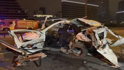 İstanbul’da kamyonet ile hafif ticari aracın çarpıştığı kazada 1 kişi öldü, 2 kişi yaralandı