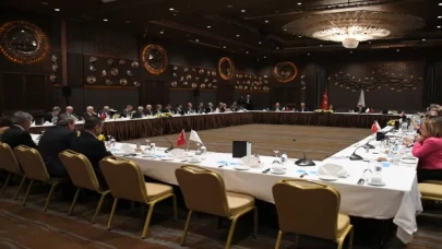 İYİ Parti Genel Başkanı Akşener, partisinin yöneticileri ve milletvekilleriyle bir araya geldi