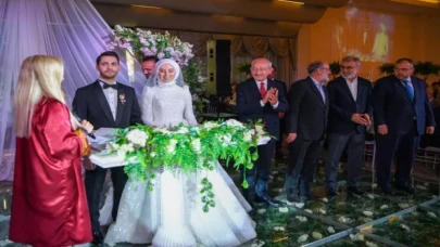 CHP Genel Başkanı Kemal Kılıçdaroğlu, nikah şahidi oldu