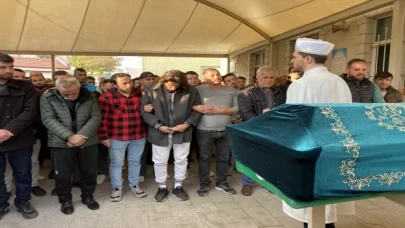 Sakarya’da ahşap evde çıkan yangında biri çocuk 2 kişi öldü