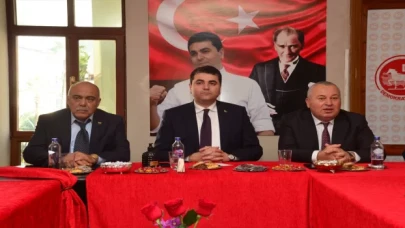 DP Genel Başkanı Gültekin Uysal, Manavgat’ta esnafı ziyaret etti