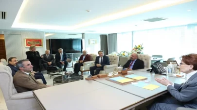 İYİ Parti Genel Başkanı Akşener, Alevi vakıf ve derneklerinin temsilcileriyle görüştü