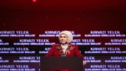 Emine Erdoğan, ”Uluslararası Kırmızı Yelek Gönüllülük Ödül Töreni”nde konuştu
