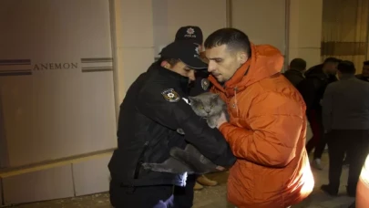 Uşak’ta 4 katlı binada çıkan yangında 7 kişi dumandan etkilendi