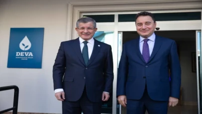 Gelecek Partisi Genel Başkanı Davutoğlu, DEVA Partisi Genel Başkanı Babacan’la bir araya geldi