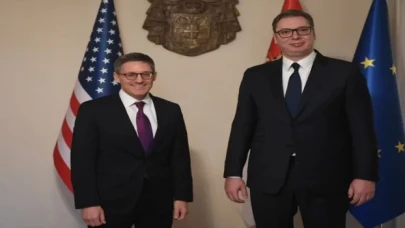 Sırp lider Vucic, ABD’li yetkili Chollet ile Kosova meselesini görüştü