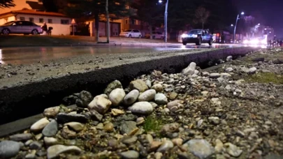 Sivas’ta içme suyu hattında patlama oldu, cadde ve sokakları su bastı