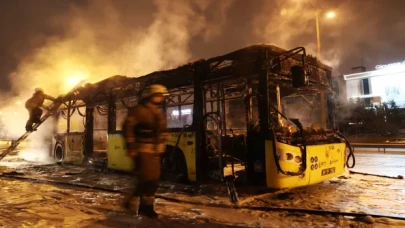 TEM Otoyolu’nda seyir halindeki İETT otobüsü yandı