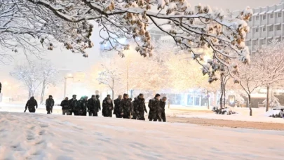 Bakan Soylu, yoğun kar yağışının etkili olduğu Ankara’da incelemelerde bulundu