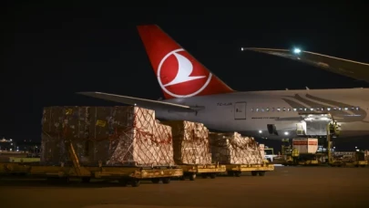 ABD’de Türkiye’deki depremzedeler için toplanan yardım malzemelerini THY aynı gün ulaştırıyor