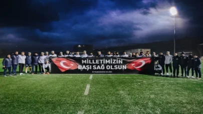 Trabzonspor depremde hayatını kaybedenler için saygı duruşunda bulundu