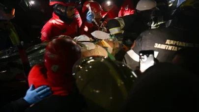 Adıyaman’da bir kişi depremin 114. saatinde enkazdan kurtarıldı