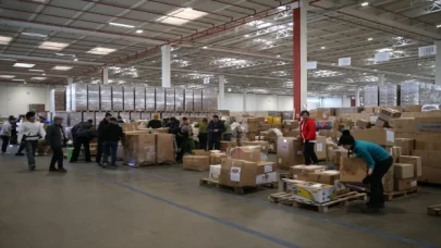 Milano’da da Türk öğrenciler depremzedeler için seferber oldu