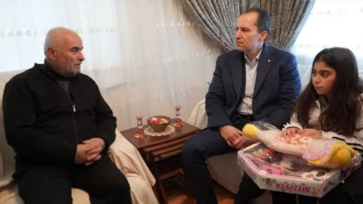 Yeniden Refah Partisi Genel Başkanı Erbakan, Ankara’daki depremzedelerle bir araya geldi