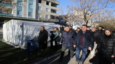 DEVA Partisi Genel Başkanı Babacan, Şanlıurfa’da depremzedeleri ziyaret etti: