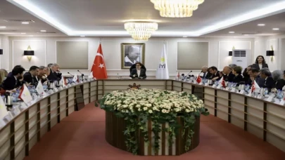 İYİ Parti Genel Başkanı Akşener, GİK üyeleri ile bir araya geldi