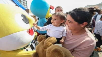 Beşiktaş taraftarının depremzede çocuklara gönderdiği oyuncaklar Kahramanmaraş’a ulaştı