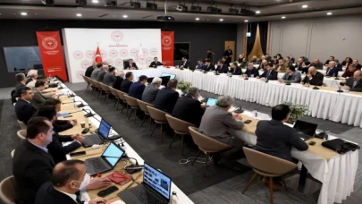 Sağlık Bakanı Koca, İstanbul’daki kamu hastanelerinin başhekimleriyle bir araya geldi