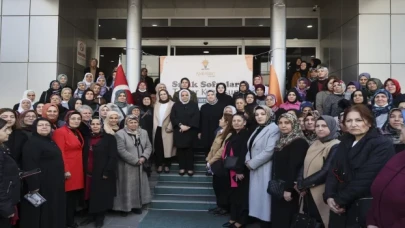 AK Parti’li kadınlardan, 8 Mart Dünya Kadınlar Günü dolayısıyla depremzedelere mutfak seti desteği