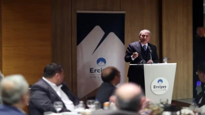 Milli Savunma Bakanı Akar, iş insanlarıyla iftarda bir araya geldi