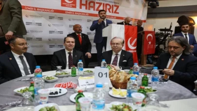 Yeniden Refah Partisi Genel Başkanı Erbakan, İzmir’deki iftar programında konuştu