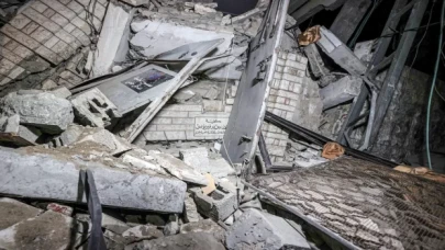 İsrail Gazze’de sivillerin sığındığı tarihi kiliseyi bombaladı