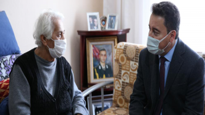Ali Babacan'dan şehit ailelerine taziye ziyareti
