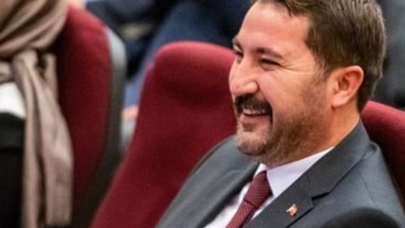 Bu da oldu: AK Partili belediye başkanı Türk Bayrağı'nı değiştirdi