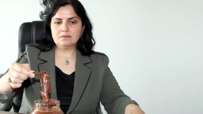 Çikolata kavanozunun içerisinden başka bir firmaya ait ürün çıktı