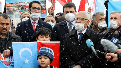 Çin'e büyükelçilik önünde protesto