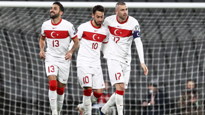 Türkiye 4 - Hollanda 2... Portakalları ilk kez dörtledik!