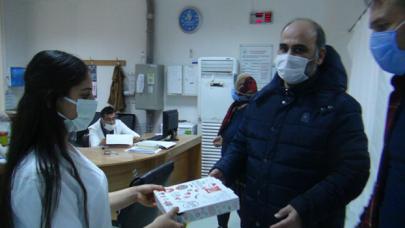 Doktor kendisini tehdit eden hastayla pizza karşılığında anlaştı