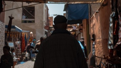 Düşük gelirli kişilerde üzüntü, korku ve utanma gibi duygular daha fazla